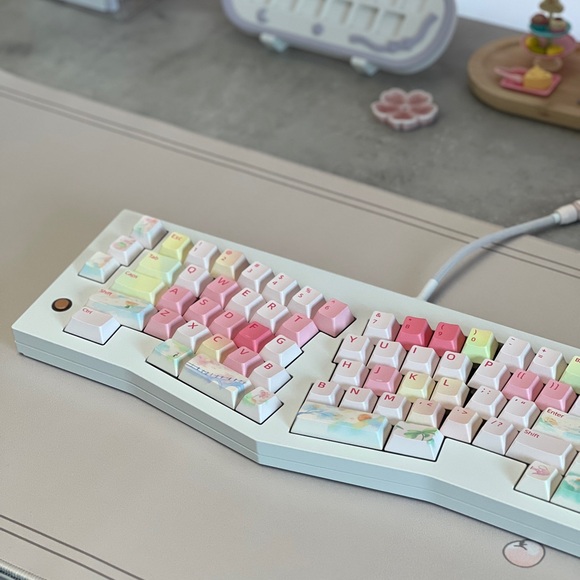 YUNZII Spring Garden Cherry Profile Keycap Set - Picture 5 of 7